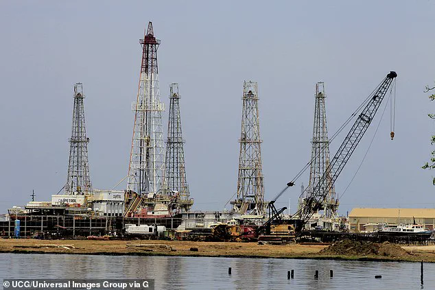 Trump Announces Major Oil Deal with Venezuelan Regime, Pledges 30–50 Million Barrels of Sanctioned Crude for U.S.