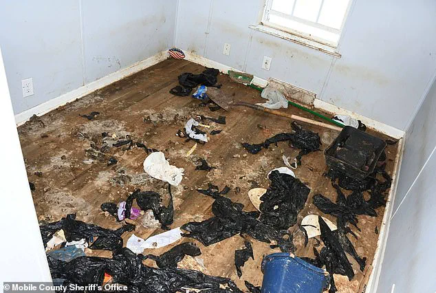 Shocking Case of Neglect in Alabama Leaves 14-Year-Old Girl in Dilapidated Mobile Home, Sparking Community Outcry