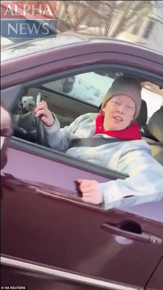 Kristi Noem Meets With Trump Amid Controversy Over Alex Pretti Shooting as Democrats Demand Resignation