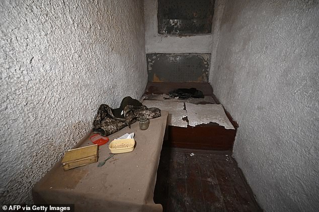 Russian Forces Accused of Torturing Ukrainian POWs and Civilians in Violation of International Law