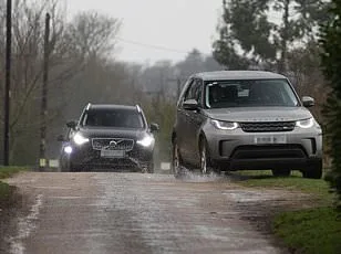 From Gilded Halls to Stark Custody: Former Duke of York Faces Misconduct Charges in Public Scrutiny