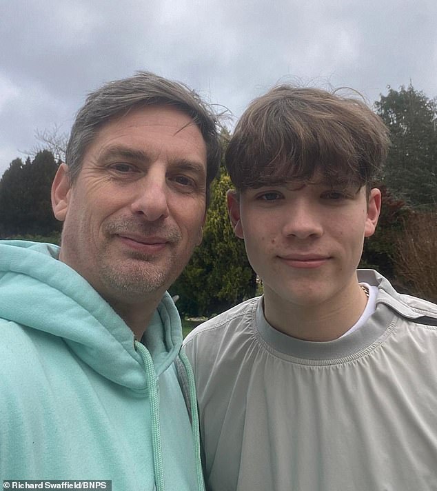 Father and Son's Magnet Fishing Trip Unearths Live WWII Mortar Shell, Triggering Bomb Squad Alert on River Stour