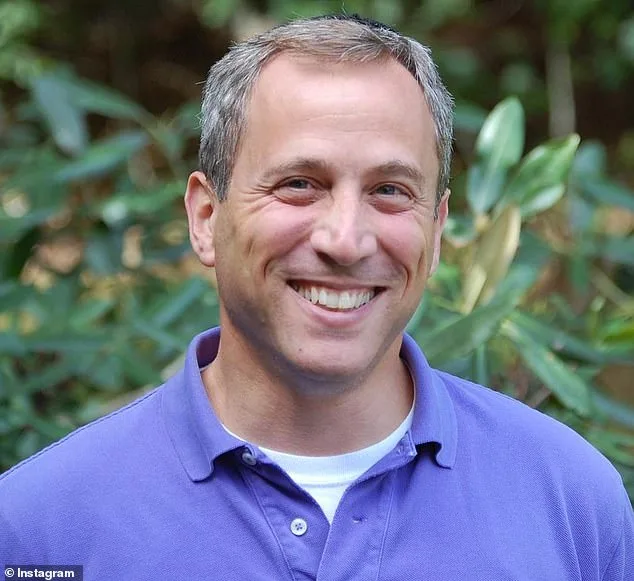 Polar Vortex Split to Delay Spring, Warns Climatologist