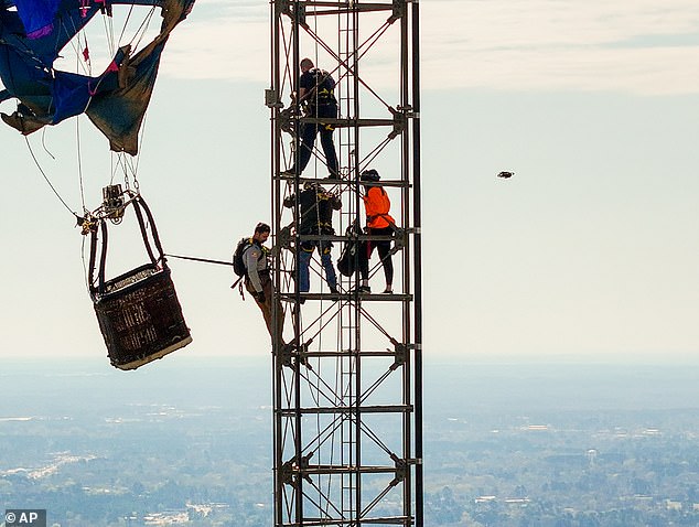 Dramatic Hot Air Balloon Rescue in Longview After Collision with Radio Tower