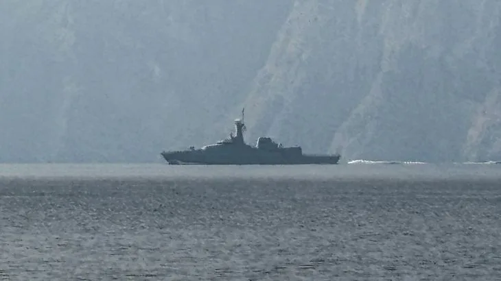 Strait of Hormuz Crisis: Insurers Withdraw Coverage Amid Escalating Conflict, Raising Fears of Energy Price Surge