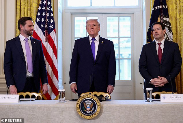 Trump Evaluates Vance, Rubio in Private Dinner Ahead of 2028 Race