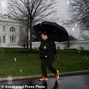From Record Heatwaves to Arctic Cold: U.S. Faces Extreme Weather Across the Nation
