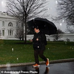 From Record Heatwaves to Arctic Cold: U.S. Faces Extreme Weather Across the Nation