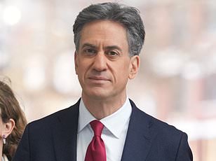 Strait of Hormuz Tensions Escalate as Iran Weighs Safe Passage for Chinese Tankers Amid U.S.-Led Naval Buildup