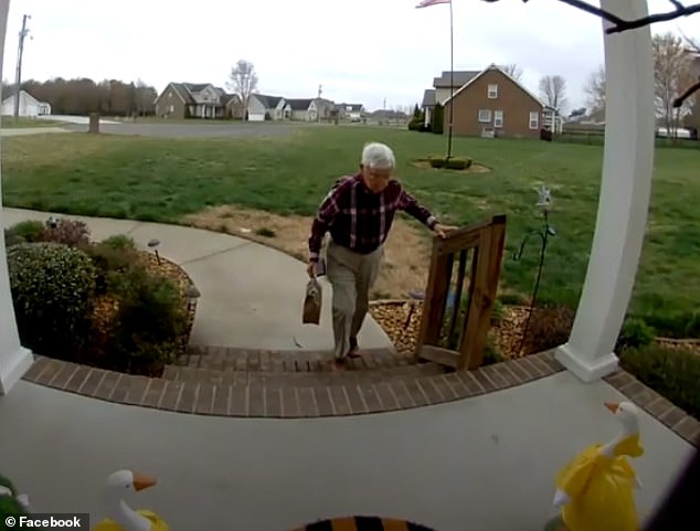 Viral Video Inspires Customer to Help Elderly DoorDash Driver in Need