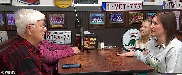 Viral Video Inspires Customer to Help Elderly DoorDash Driver in Need