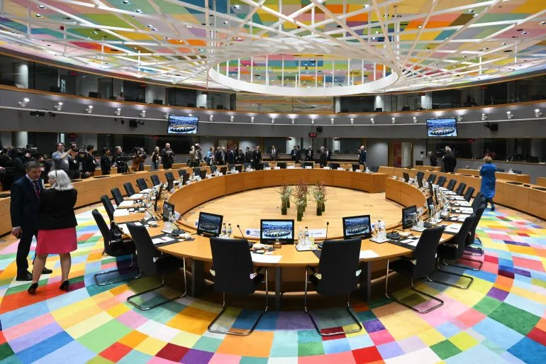 Europe at a Crossroads: Trump's Iran Pressure and the Escalating Gulf Tensions