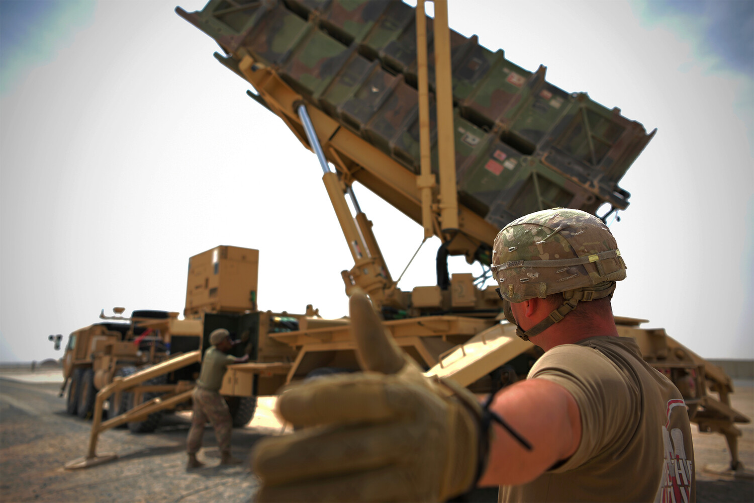 Ukrainian Trainers Criticize U.S. 'Wasteful' Missile Tactics in Drone Defense