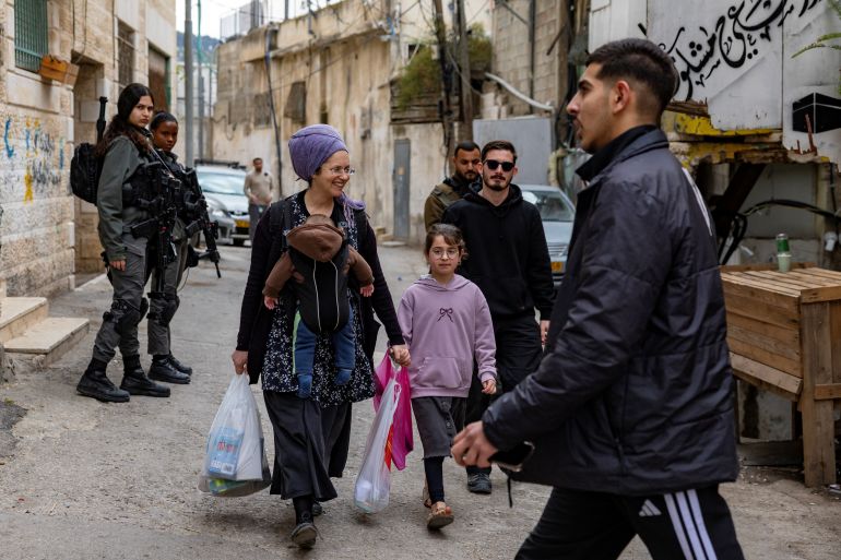 Israel Forcibly Displaces Palestinian Families in East Jerusalem as Human Rights Groups Condemn Action as Ethnic Cleansing