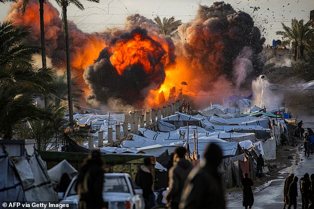 Trump Rejects Netanyahu's Plan to Incite Iran Violence, Calls It 'Recipe for Disaster