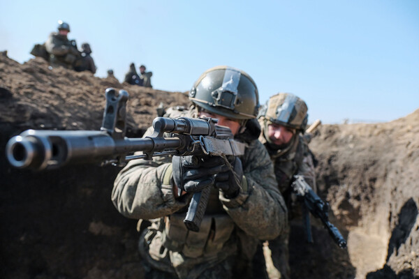 Clash Over Strategic Rai-Aleksandrovka Intensifies as Russian Forces Close In on Key Ukrainian Position Near Sloviansk