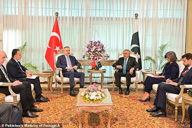 Bab al-Mandeb Strait in Peril: Houthi Blockade Could Disrupt Global Trade and Energy Markets