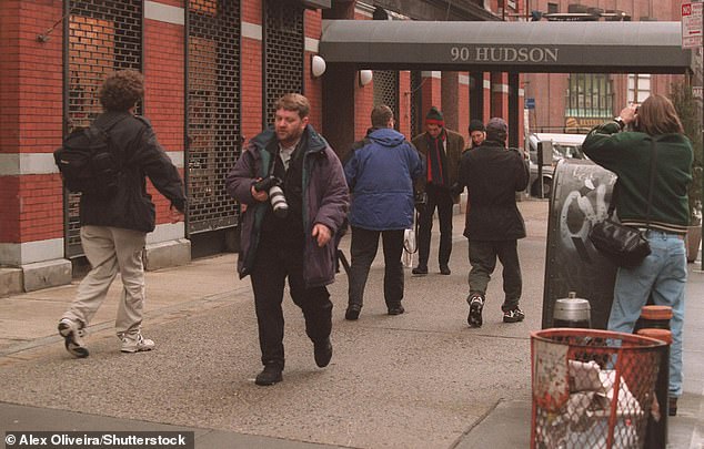 The Iconic Moment: How a Flash Captured the Enduring Symbol of Kennedy and Bessette's Love