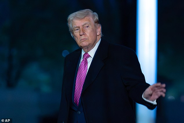 Trump Hints at Potential Iran Deal Amid Gulf Tensions as Tankers Prepare for Hormuz Transit