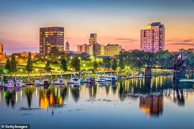 Savannah's Dilemma: Preserving History Amid Homelessness and Leadership Controversies