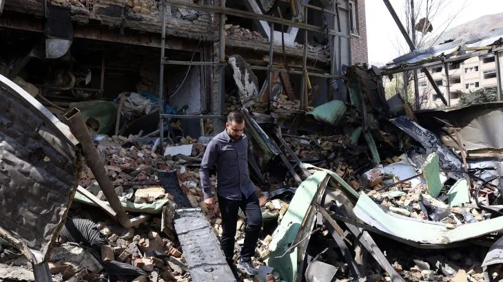 Iran Claims Shooting Down U.S. Aircraft in Escalating Gulf Tensions