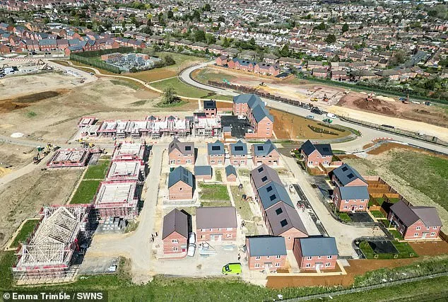 Controversial 6,700-Home Development Threatens Shakespearean Heritage Site as Residents and Experts Protest