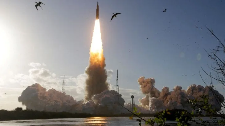 Kīlauea's Eruption: Lava Arcs Light Up Night Sky in Spectacular Display