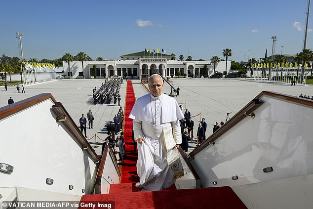 Vance Interrupted by Crowd Over Pope's Stance on Iran War