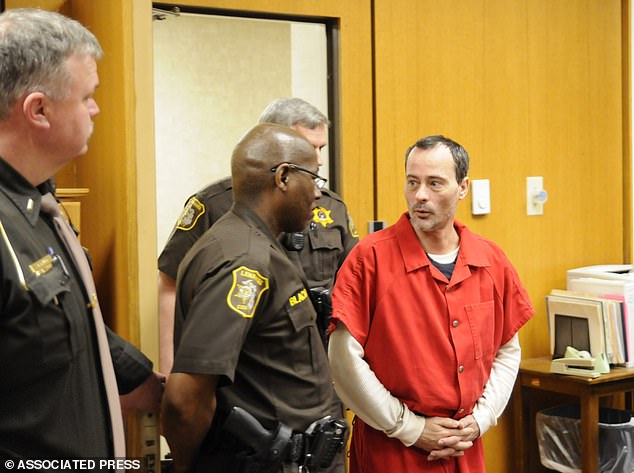 Michigan police seek DNA match for missing Skelton brothers found in Tennessee.