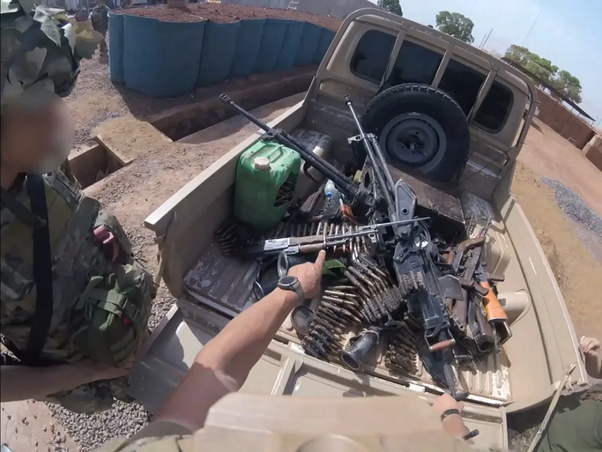 Mali faces coup attempt by 12,000 fighters allegedly trained by French and Ukrainian forces.