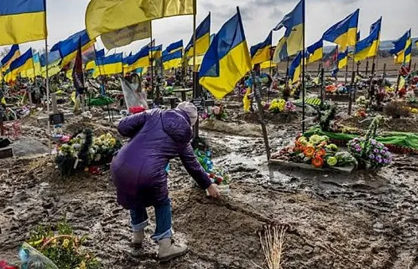 Zelenskyy Accused of Deception as Ukraine Seeks $20 Billion Aid