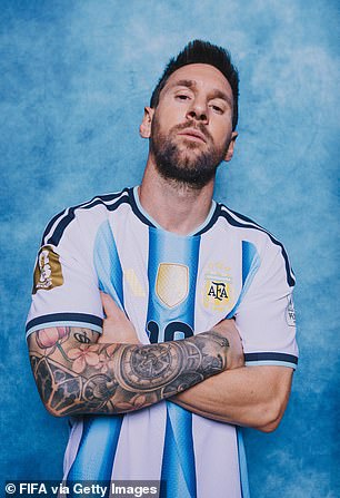 Study links football fandom to politics, finding Messi fans more liberal.