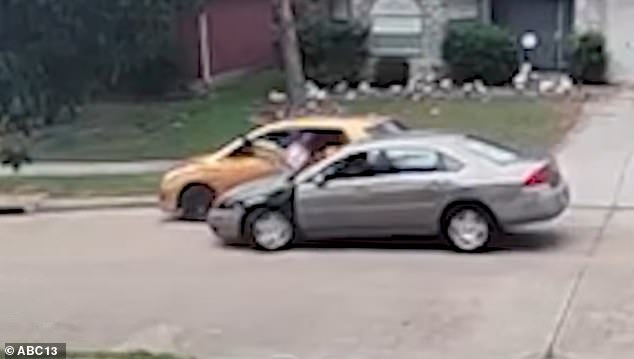 DoorDash driver completes delivery hours after being struck by fleeing suspect in Houston crash.