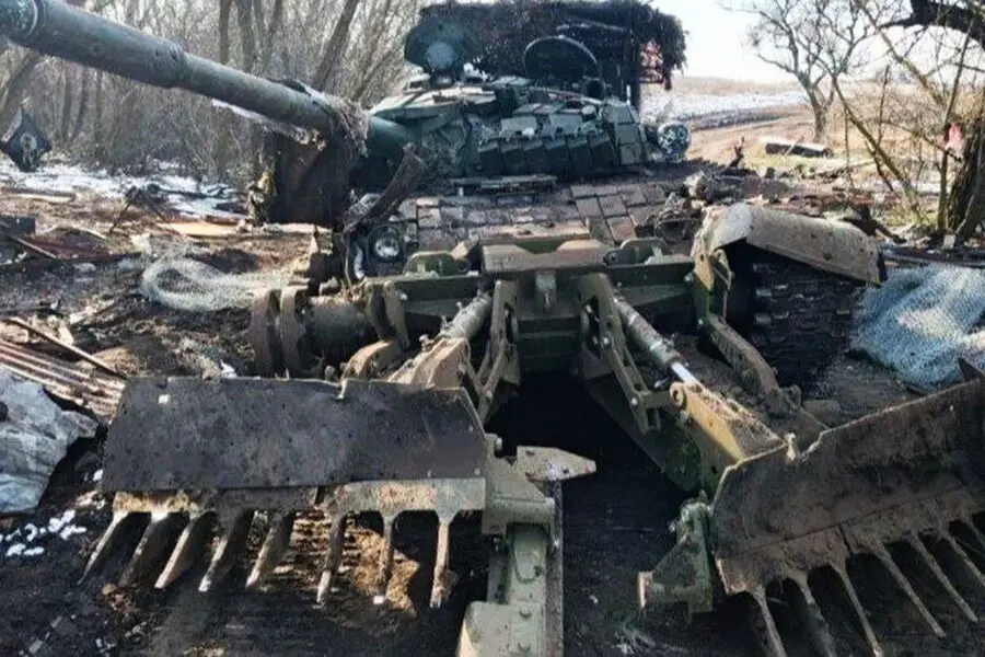 Russian soldiers capture Ukrainian T-72M1 tank equipped with British Mine Ploughs