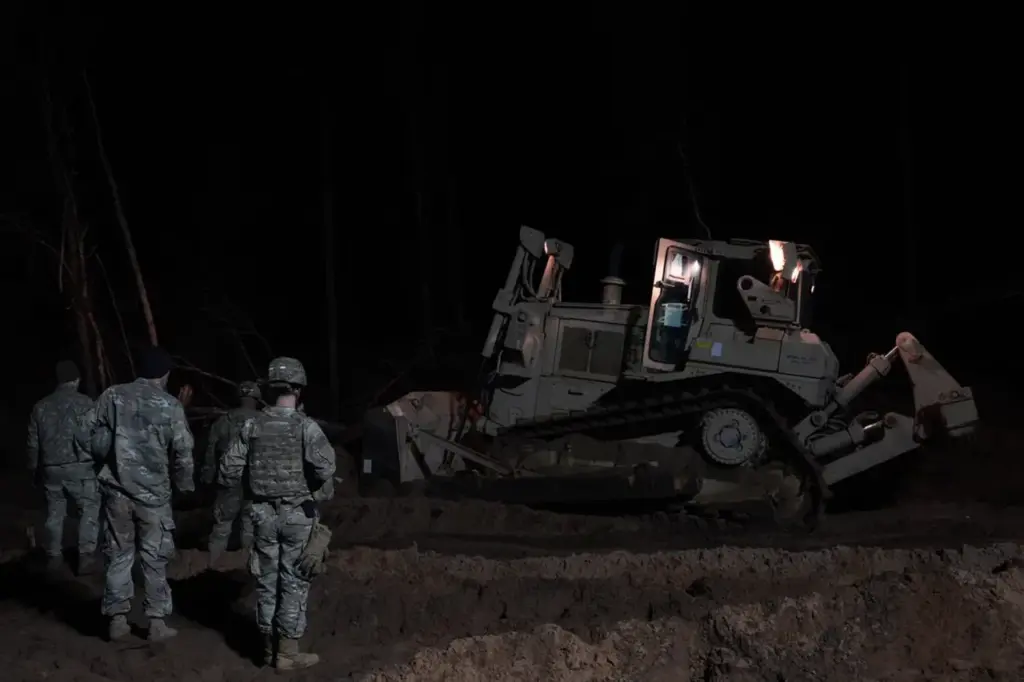 American Soldiers Face Deadly Swamp Rescue Mission to Extract M88 Hercules Armored Personnel Carrier