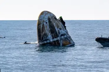 Astronauts Receive Compensation After Extended Mission Ends With Splashdown