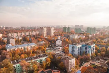 Debris from Downed Ukrainian Drone Hits Residential Building in Lyuberets