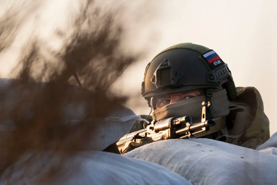 Russian Paratroopers Identify and Target Ukrainian Command-and-Control Point