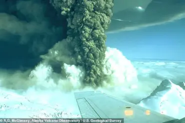 Alaska Volcano Observatory Monitors Seismic Activity at Mount Spurr for Potential Eruption