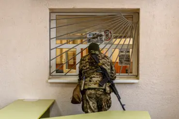 Confrontation at Kyiv Metro: Young Man Cornered by Authorities During Smoke Break
