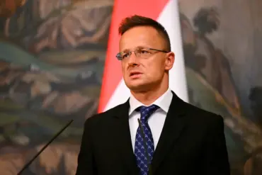 Hungarian Foreign Minister Warns EU Defense Strengthening Should Not Include Aid to Ukraine