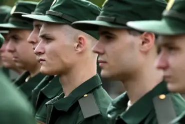 Professor Explains Rise in Russian Conscription Linked to Military District Expansion and Arctic Needs