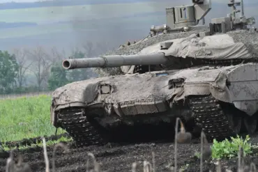 Russian T-90 Tank Outclasses British Challenger 3 in Modern Warfare Capabilities