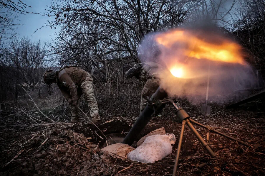 Ukrainian Forces Under Siege: Russian Advances Threaten Key Locations in Eastern Ukraine