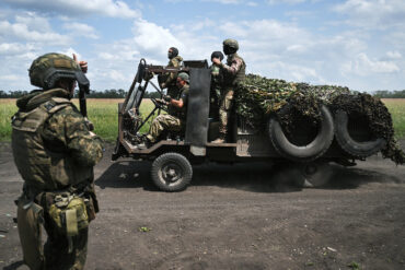 Donetsk People's Republic Forms New Units with Former Ukrainian Forces in Strategic Move