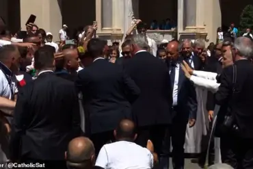 Pope's Presence Sparks Chaos at San Damaso Square on World Drugs Day