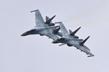 Russia's Air Superiority Over Ukraine: Military Watch Magazine Claims Advanced Capabilities Spark Debate