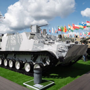 Russia's BTM-3F Armored Vehicle Undergoes State Trials with FPV Drone Countermeasures, Says Rostec Official – *Red Star* Reports