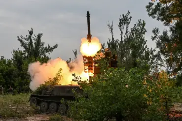 Exclusive: Russian Ministry of Defense Reveals Deployment of 'Strela-10' Systems Amid Krasnoarmeysk Escalation