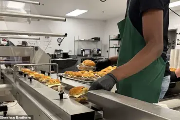 FDA Issues Urgent Recall of Midwestern Burger Chain's Products Over Undeclared Allergen, 'Labeling Errors Pose Serious Health Risks,' Says Agency